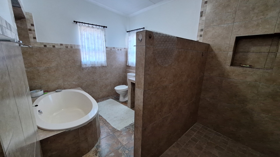 4 Bedroom Property for Sale in Dwarskersbos Western Cape